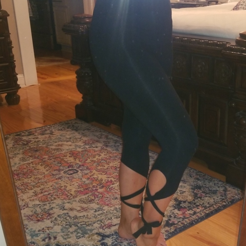 Mossimo yoga pants with tie - Picture 3 of 5